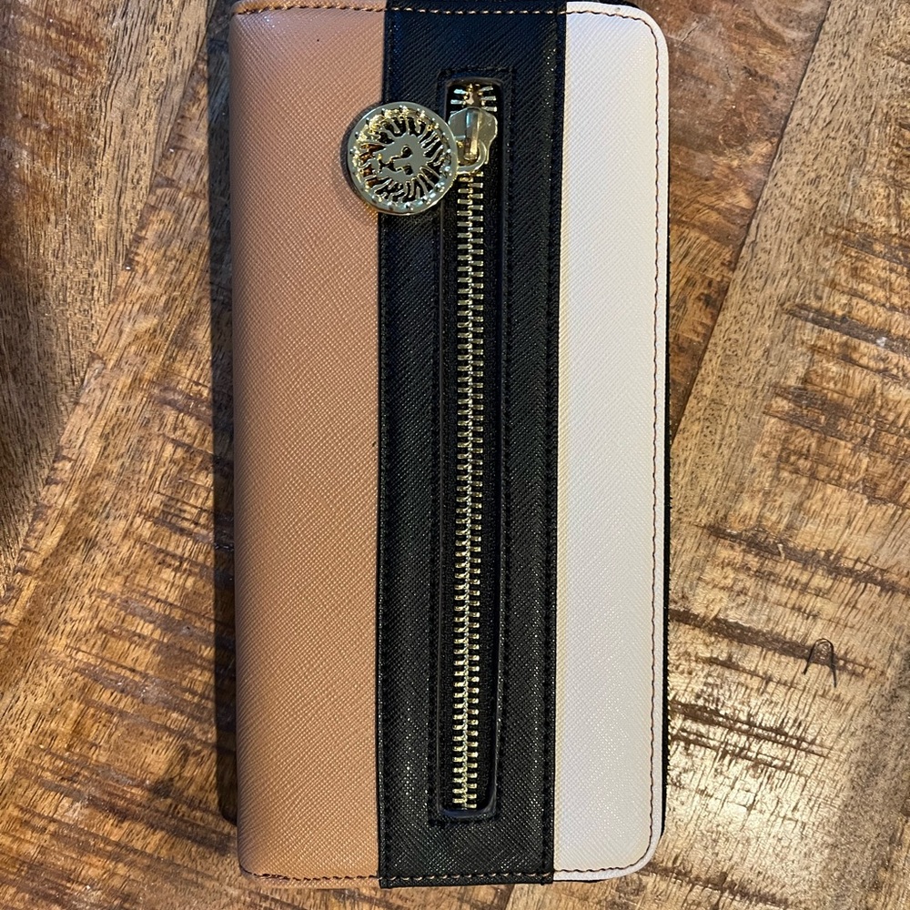 Brand new wallet never used Anne Klein